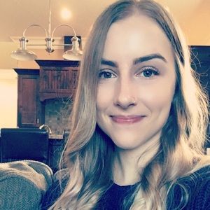 Meet your Posher, Olivia